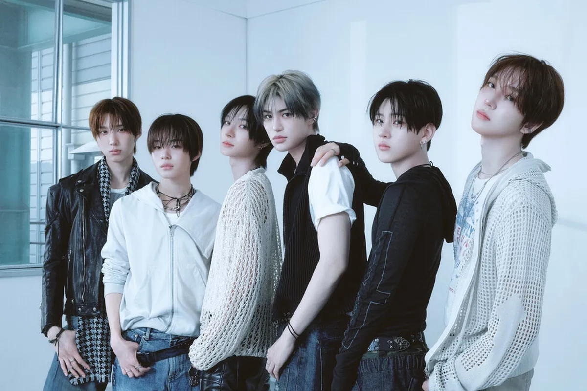 KickFlip (킥플립) official profile photograph