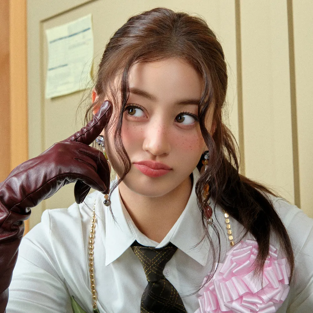 Jihyo (TWICE) official profile portrait