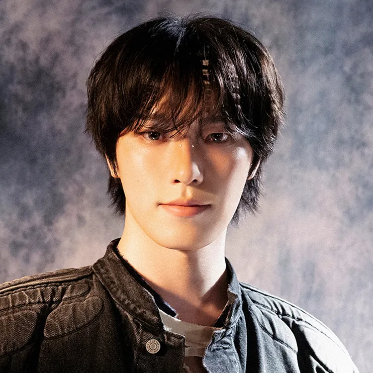 Dino (SEVENTEEN) official profile portrait