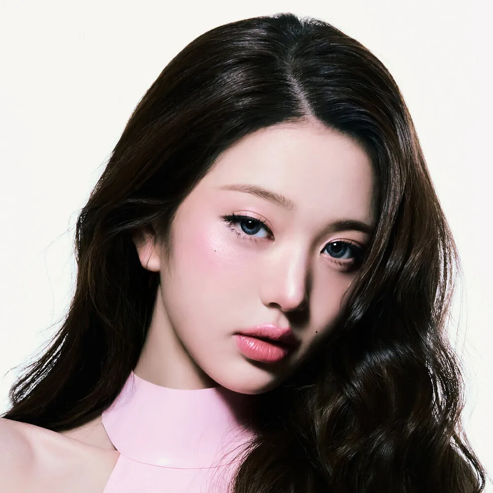 Jang Wonyoung (IVE) official profile portrait