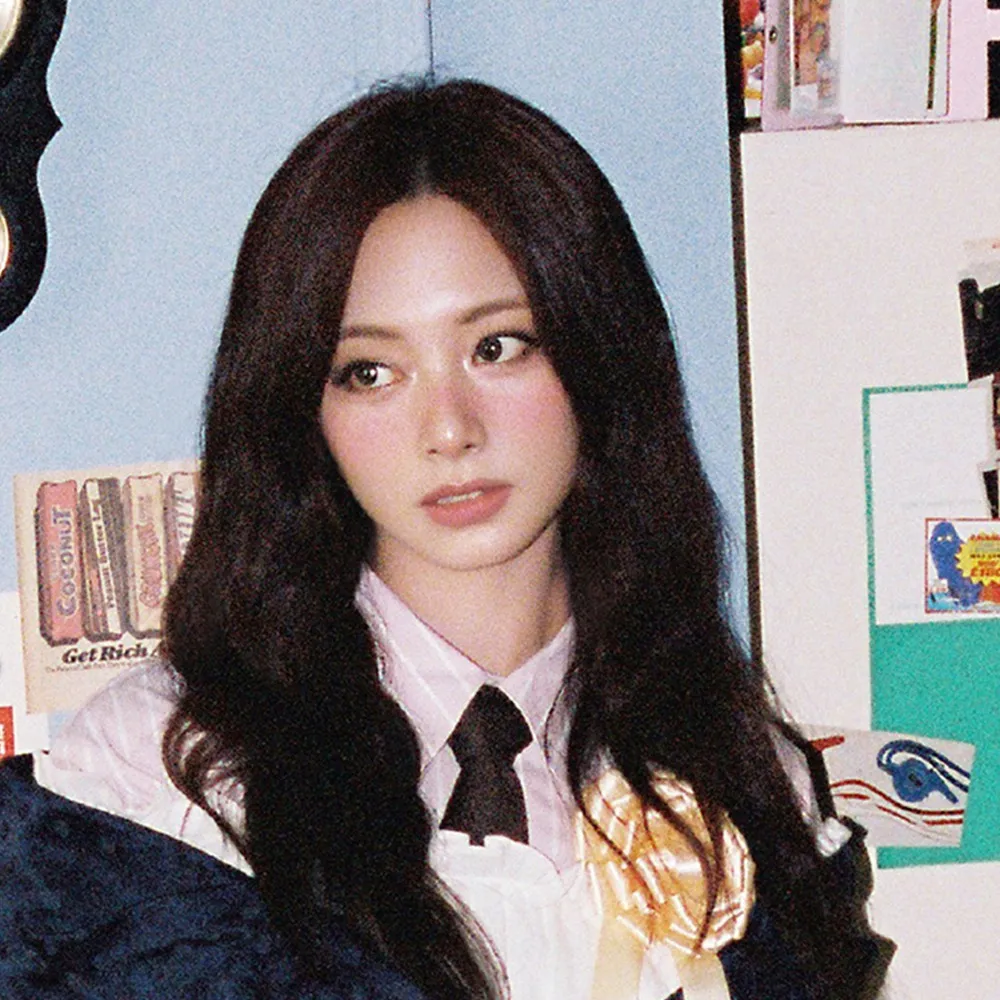 Tzuyu (TWICE) official profile portrait
